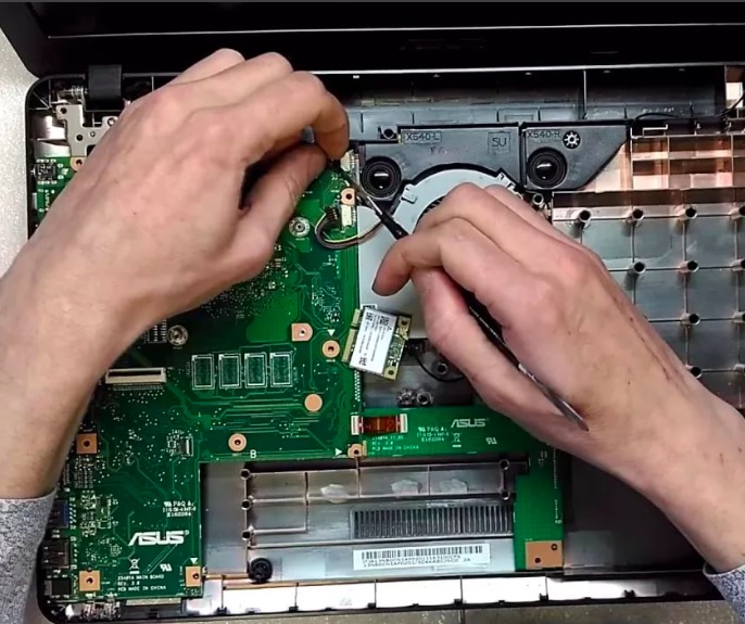 Замена материнской платы на ноутбуке в районе Восточное Бирюлево города Москвы